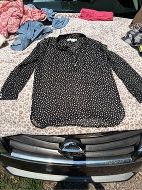 Criss Cross Black and White Sheer Blouse Size Small